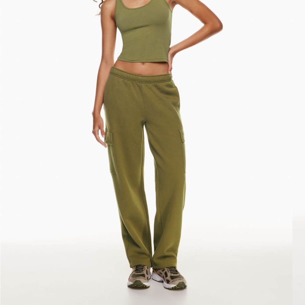 Aritzia TNA cargo sweatpants - Picture 1 of 4